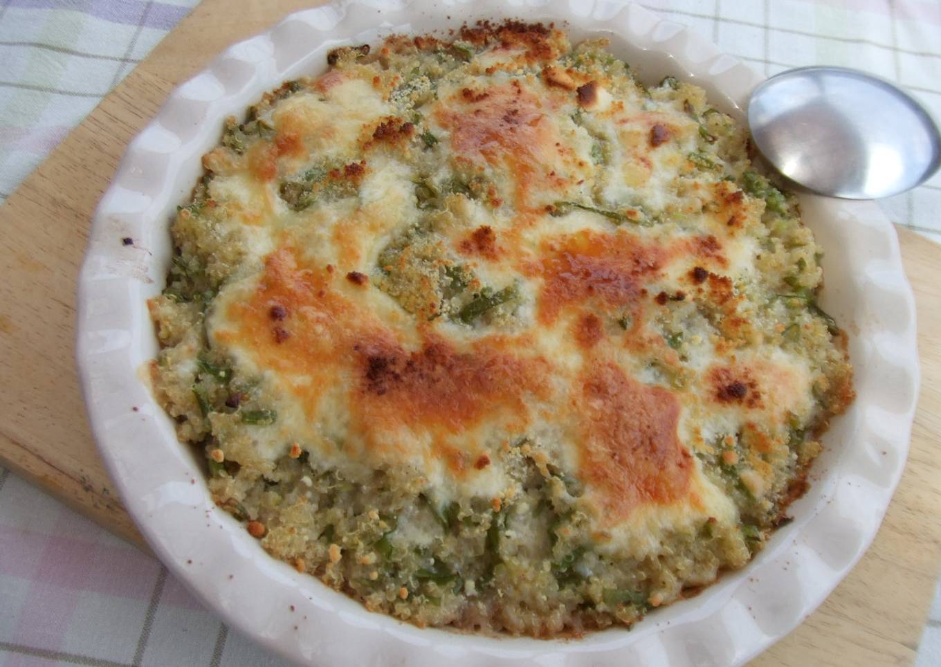 Gratinado de lentejas caviar con quinoa y judías verdes