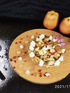 એપલ પેર હની પાઈ (Apple Pear Honey Pie Recipe In Gujarati) રેસીપી મુખ્ય ફોટો