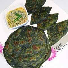 A picture of Bathua Paratha.