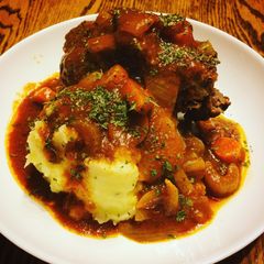 A picture of Braised Beef Ribs.
