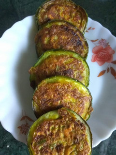 স্টাফড্ বেগুন ভাজা(Stuffed Begun Vaja Recipe in Bengali) রেসিপির প্রধান ছবি