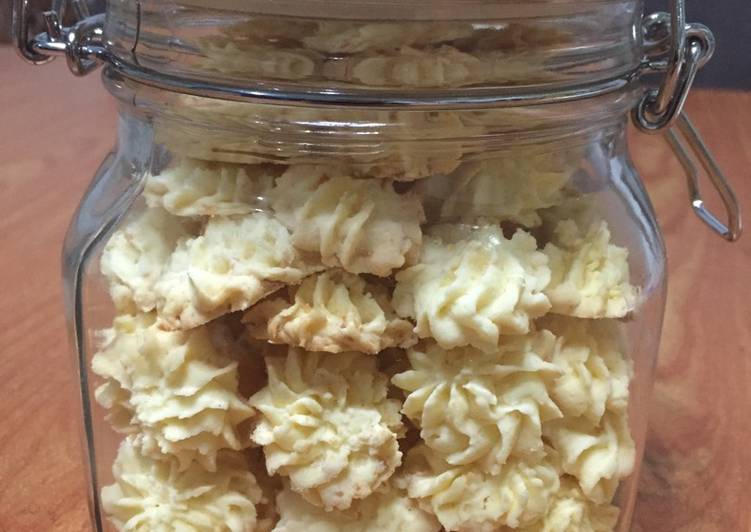 Kue Sagu keju