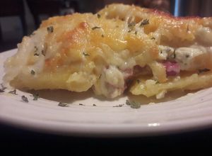 Una foto de Lasagna de papa con jamon, queso y pancetta