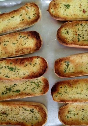 A picture of Garlic Rolls.