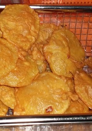 A picture of Chicken flavoured alu pakora.