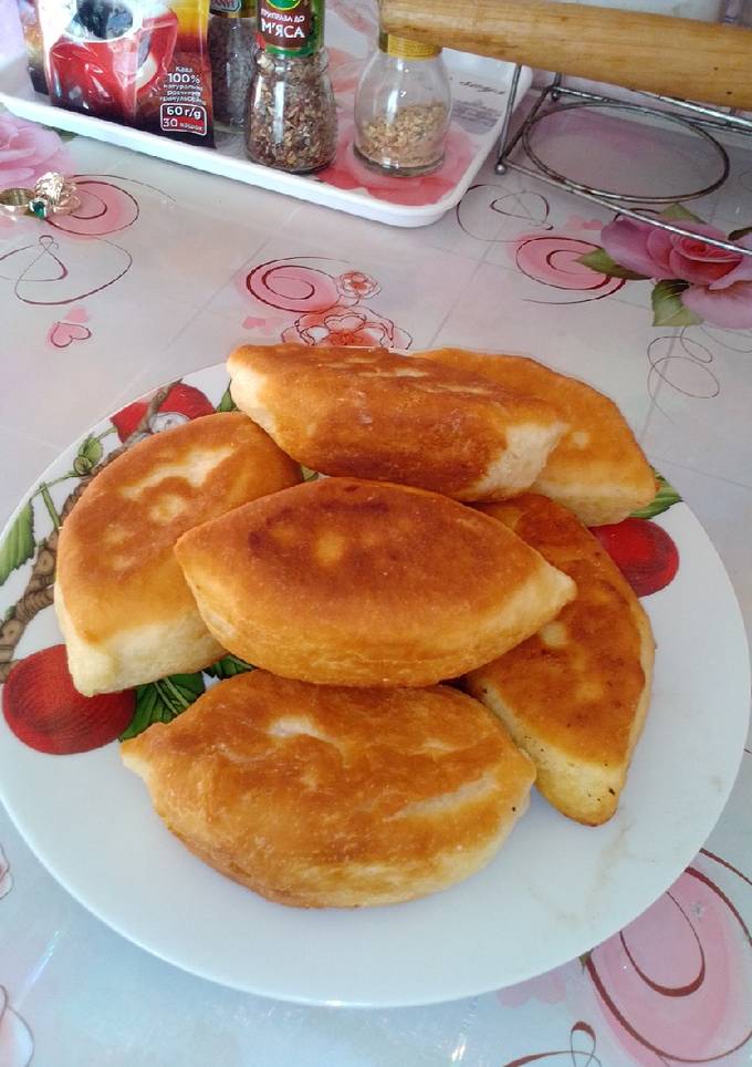 Дріжджові пиріжки з яблуками