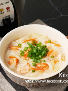 鮭魚高麗菜粥_電鍋料理 的食譜成品照片