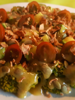 Una foto de Ensalada gourmet de brócoli