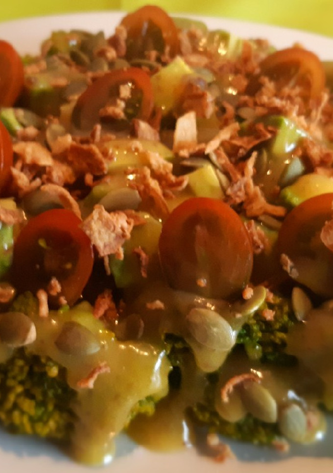 Una foto de Ensalada gourmet de brócoli