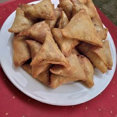 A picture of Samosas.