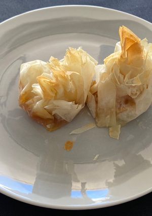 Una foto de Saquitos de Brie y Chutney de mango