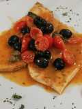 Merluzzo con olive e pomodorini