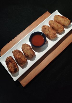 A picture of Red poha cutlets.