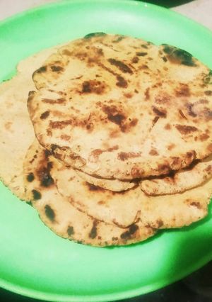 मक्के दी रोटी (makke di roti recipe in Hindi) रेसिपी मुख्य फोटो