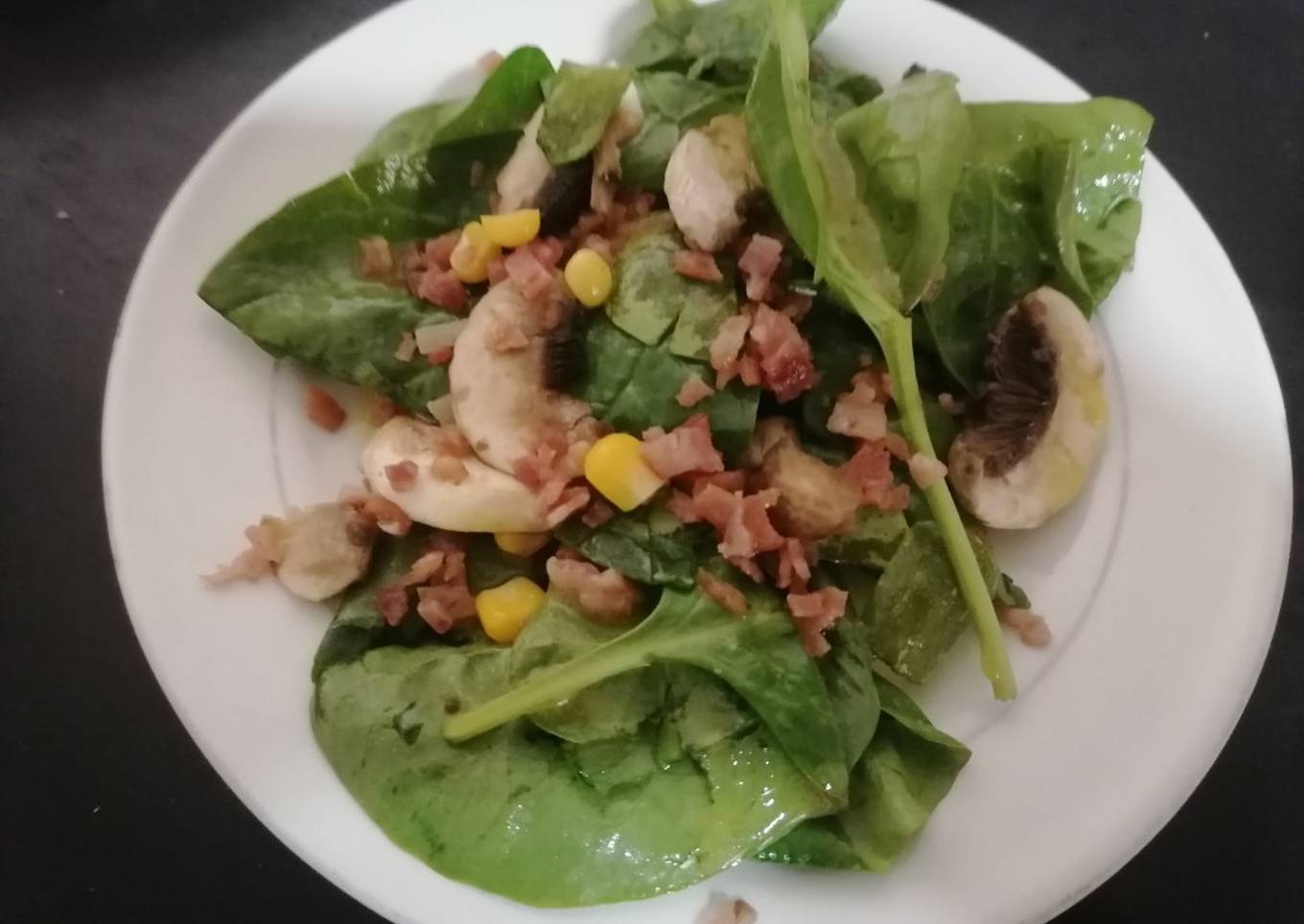 Ensalada de espinacas con
<br />tocino osiris