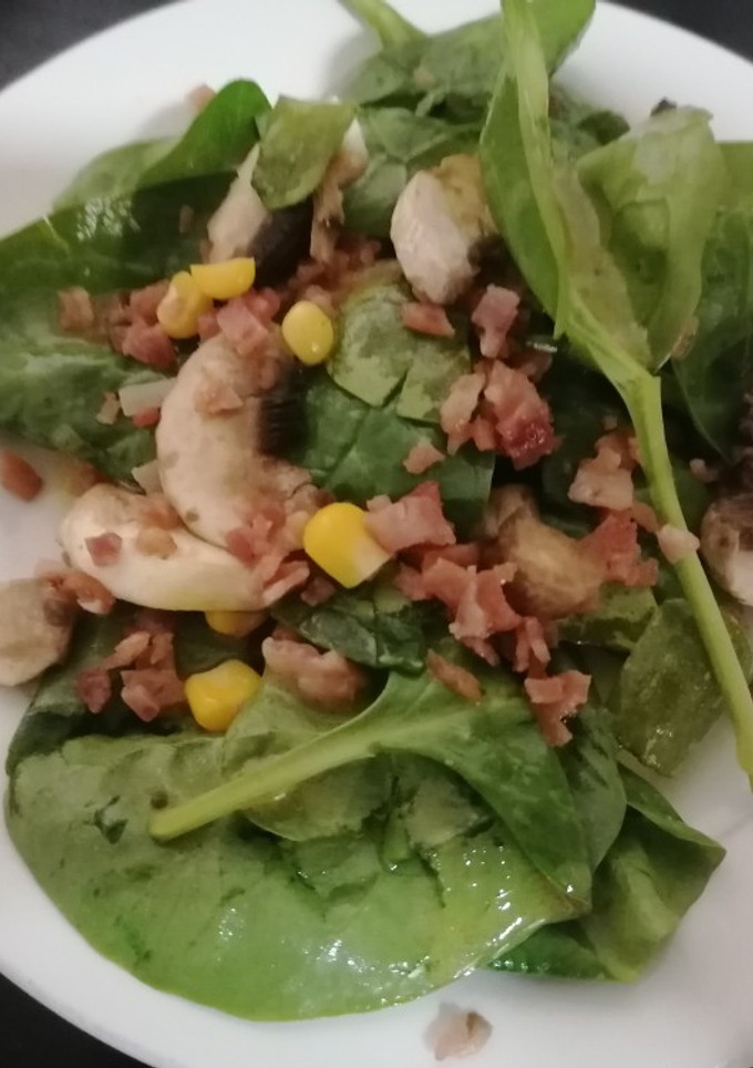 Una foto de Ensalada de espinacas contocino osiris