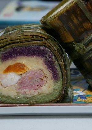 A picture of Three-Color Bánh Tét.