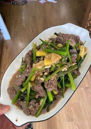 Hình của món Thịt bò dần xào dứa.