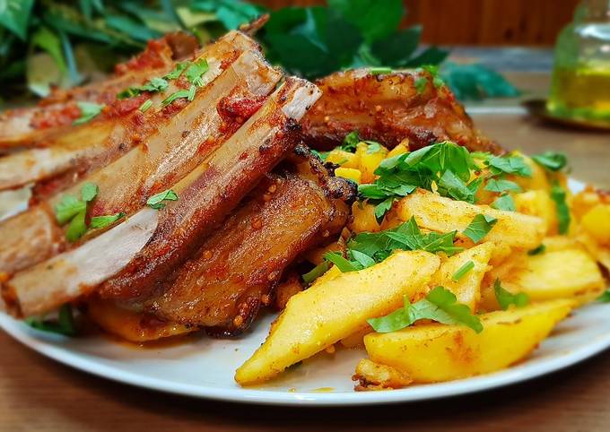 Запеченные свиные ребрышки – кулинарный рецепт