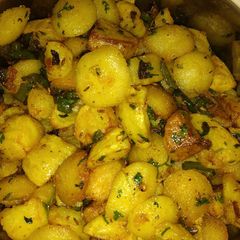 A picture of Mini idli aalu Chaat.