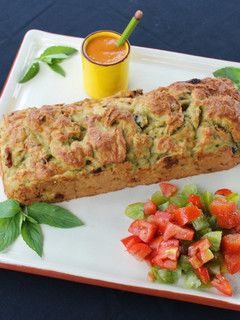 Une photo de Cake au Poulet et aux légumes séchés