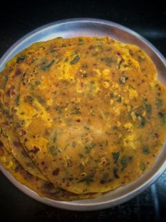 মেথি পরোটা (methi paratha recipe in Bengali) রেসিপির প্রধান ছবি
