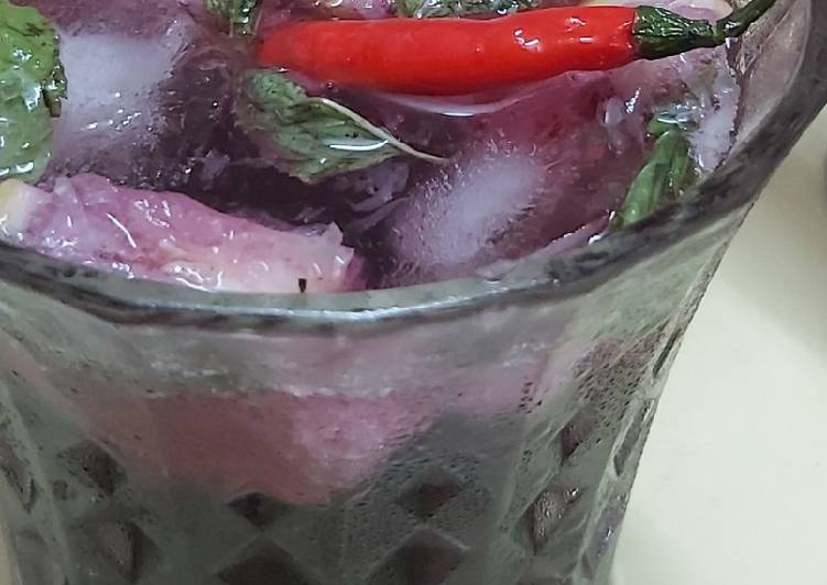 Thai red chilli Kala khatta mojitto