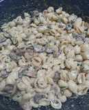 Pasta de caracol con champiñones, crema y chipotle