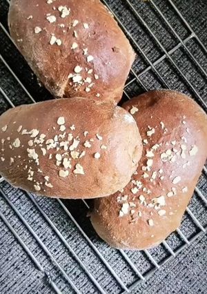 A picture of Outback Steakhouse-style Molasses Brown bread.