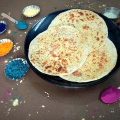 A picture of Holi Special Puranpoli.