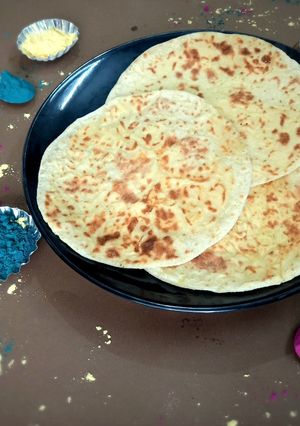 A picture of Holi Special Puranpoli.