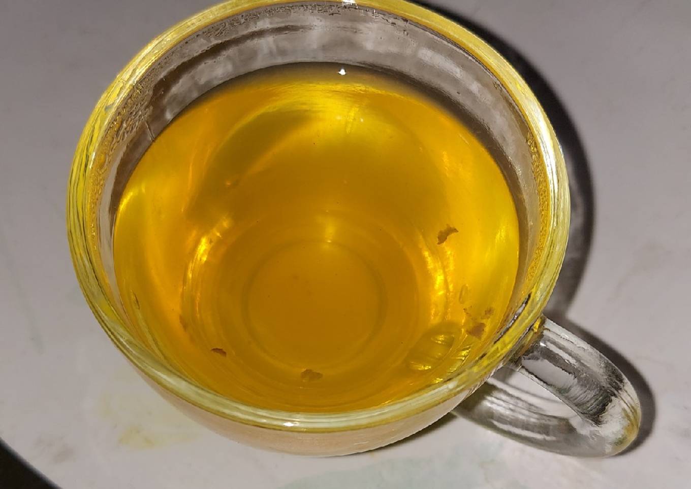 Refreshing saffron tea
