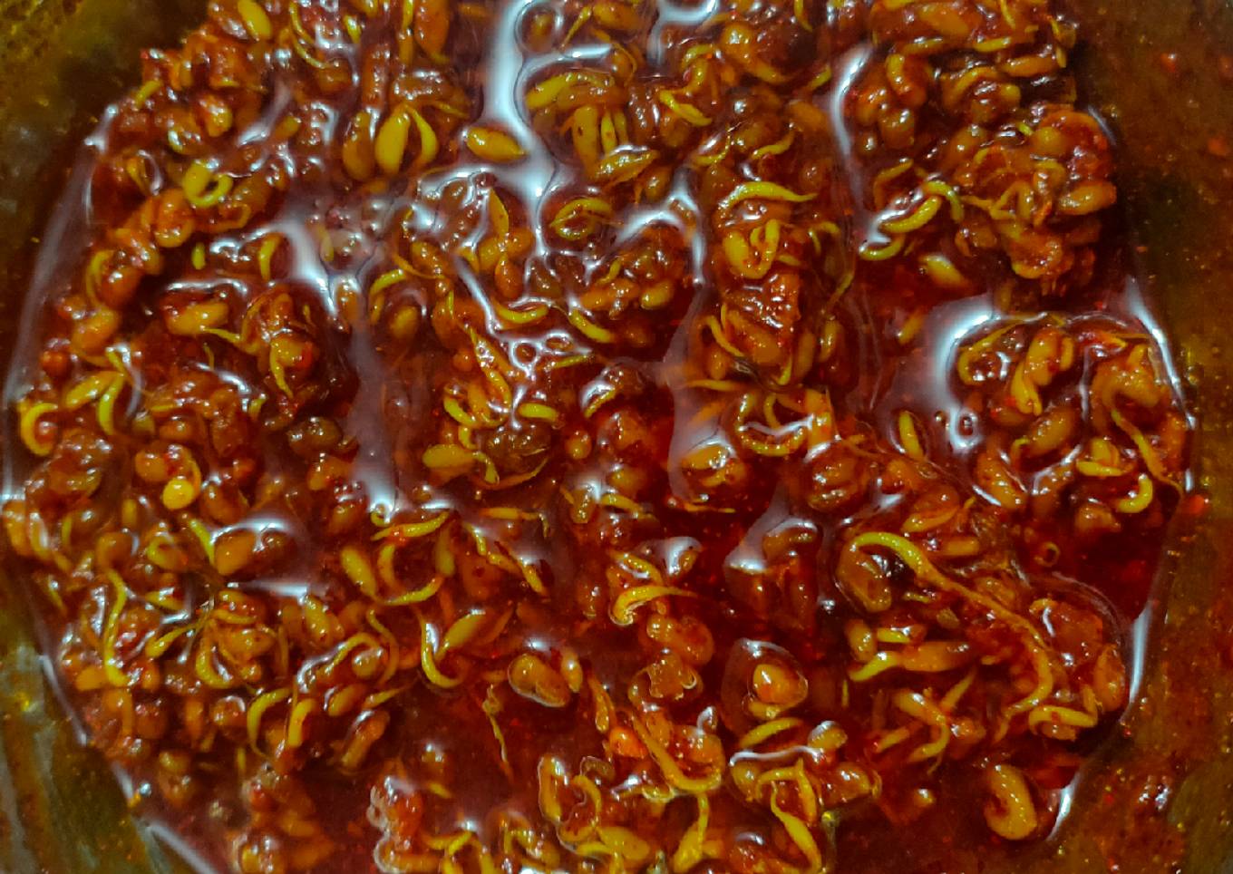 Sprouted fenugreek seeds achar (fangaveli methi nu athanu)