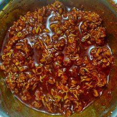 A picture of Sprouted fenugreek seeds achar (fangaveli methi nu athanu).