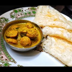 A picture of Soya chunks curry.