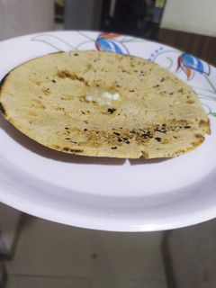 જૂવાર નો રોટલો(jowar Rotlo Recipe in Gujarati) રેસીપી મુખ્ય ફોટો