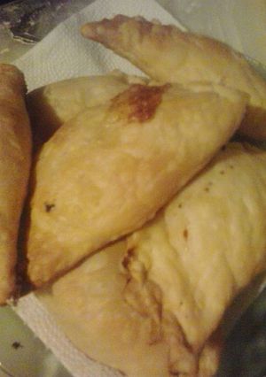 Una foto de Empanadas Caprese