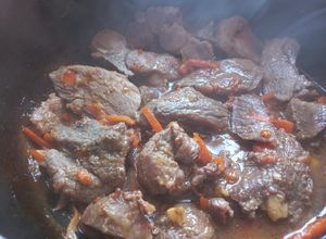 Una foto de Carne mechada en olla común