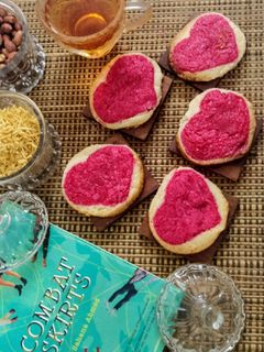 রেড হার্ট কুকিজ (Red Heart Cookies recipe in Bengali) রেসিপির প্রধান ছবি