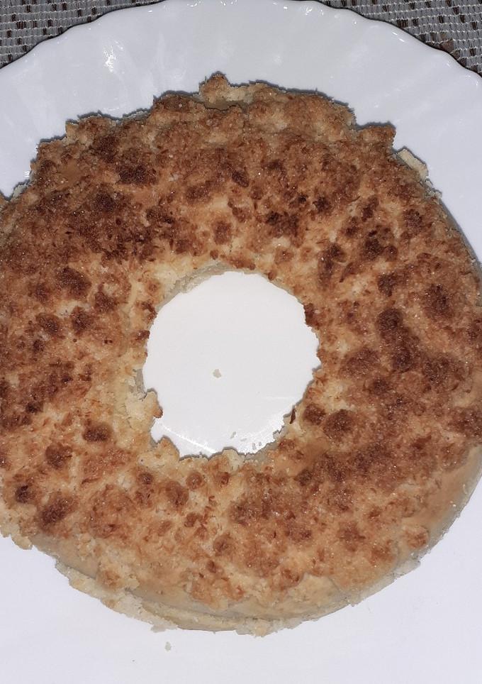 Una foto de Rosca Rellena con Crumble de Coco