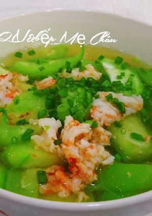A picture of Luffa Gourd Soup with Shrimp.