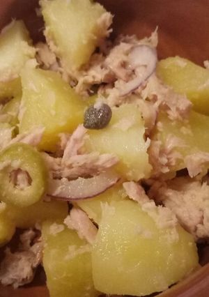A picture of Tuna and potato salad.