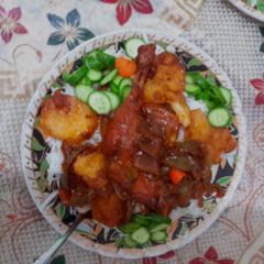 A picture of Shinka da meyar dan kali.