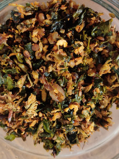 முருங்கைப் பூ பொரியல் (Murungai poo poriyal recipe in tamil) செய்முறை முக்கிய புகைப்படம்