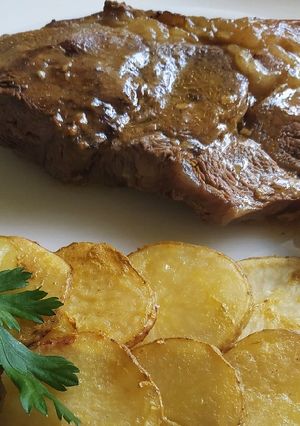 Una foto de Marucha al horno con papas