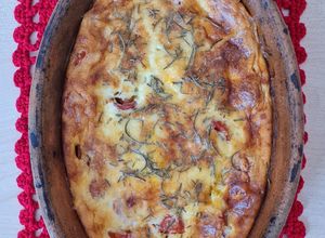 Una foto de Clafoutis salado y saludable 🇫🇷 tomate cherry y queso 🍅 🧀