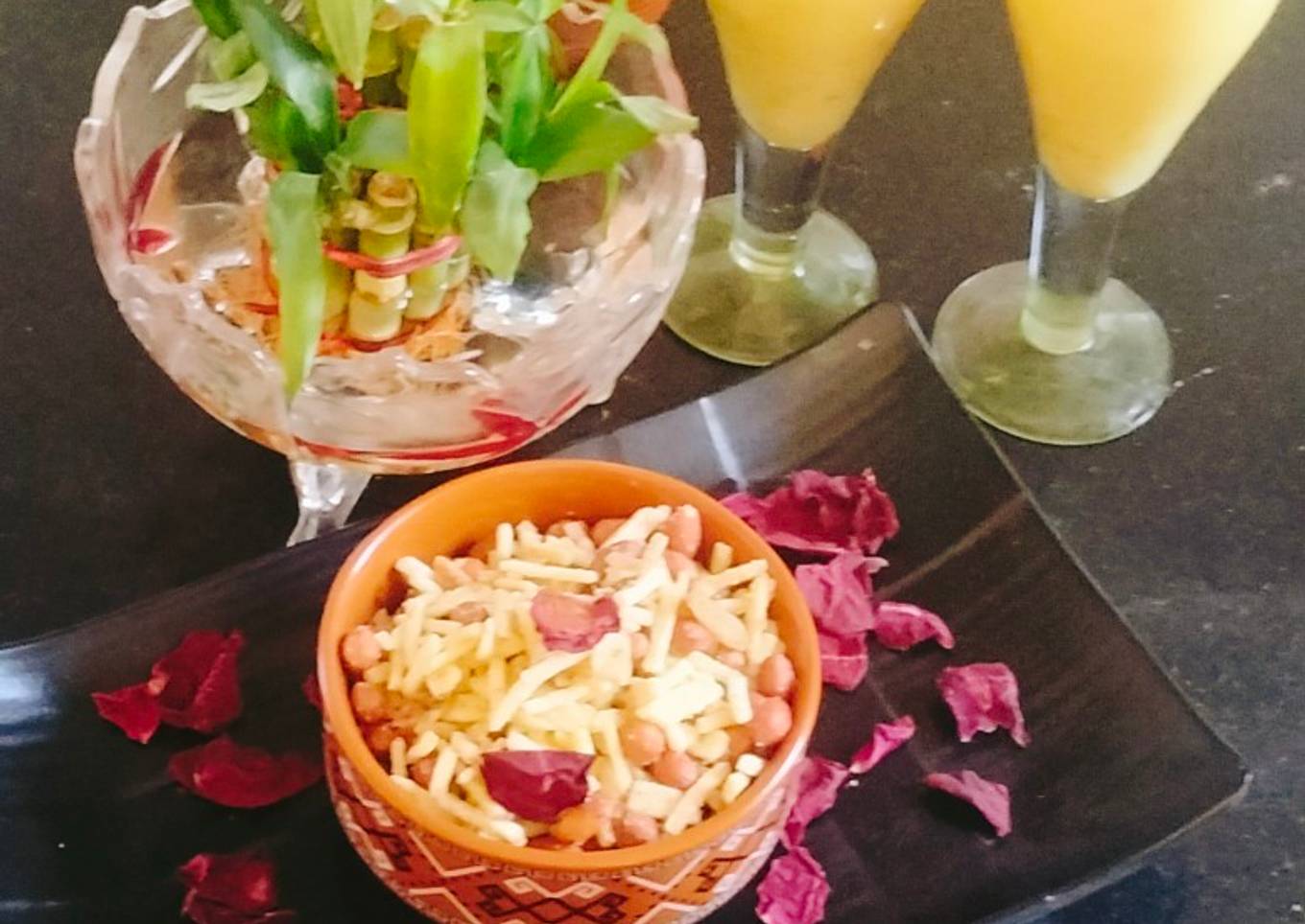 Falahari Aloo lachha Namkeen