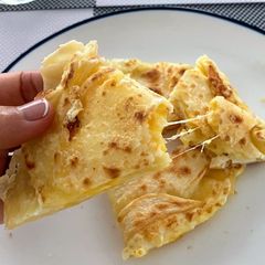 A picture of Roti Cheese.