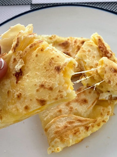 A picture of Roti Cheese.