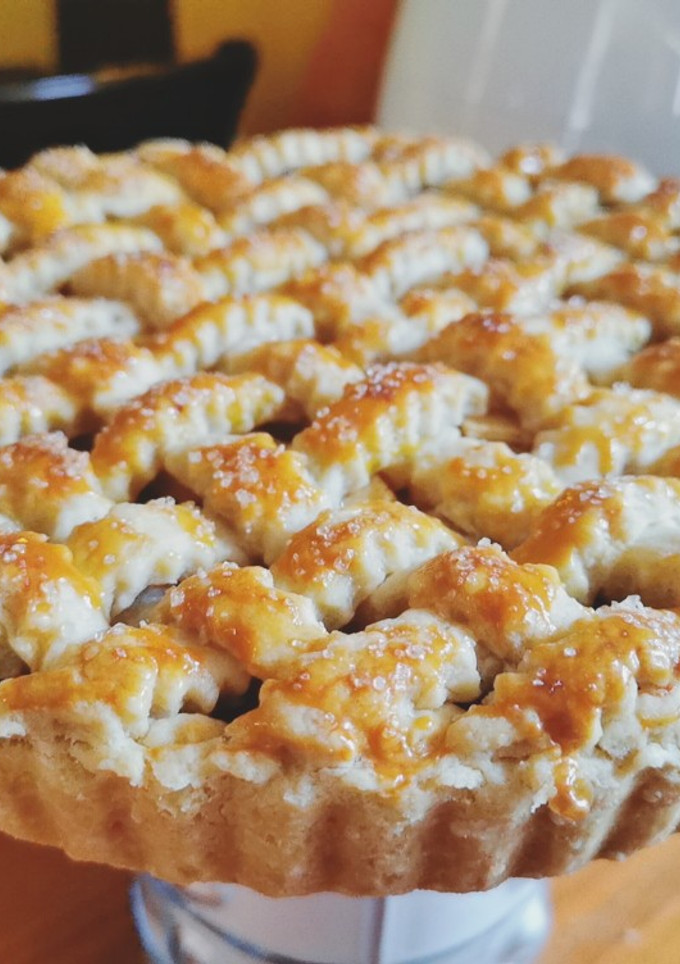 Una foto de Kuchen de manzana con crema pastelera (instantánea) 🍎🥧